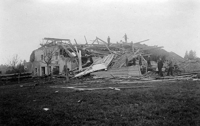 Datei:19260612 01 Tornado La Chaux-de-Fonds NE06.jpg