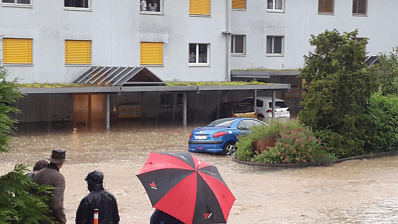 Datei:20150614 01 Flood Ins BE 20min Gampelen.jpg