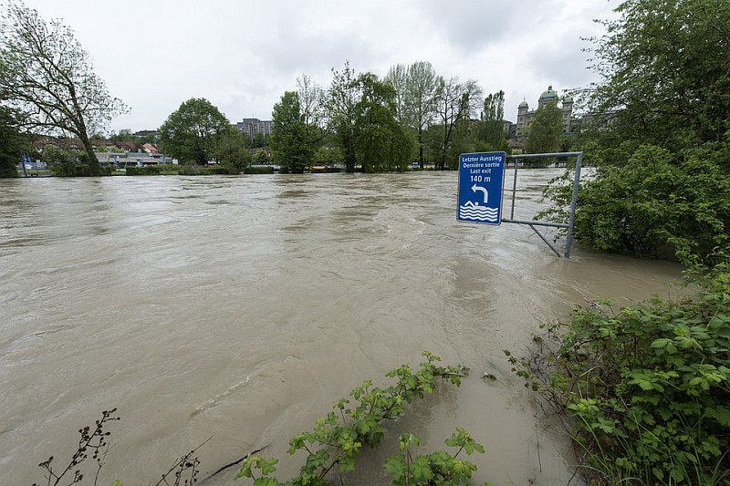20150504 01 Flood Aare BE Lukas Lehmann BernerZ.jpg