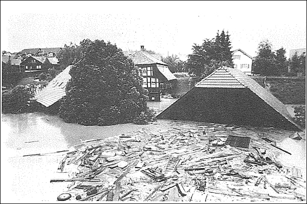 Datei:19850704 01 Flood Schwarzenburg BE Schwarzenburg.jpg