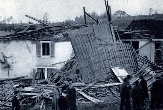 Datei:19260612 01 Tornado La Chaux-de-Fonds Plaquette Comm15.jpg