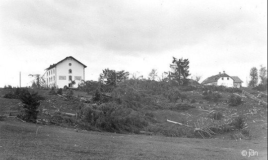 Datei:19260612 01 Tornado La Chaux-de-Fonds Plaquette Comm23.jpg