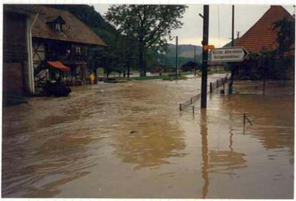 Datei:19870701 01 Flood Biembach krauchthalstrasse.jpg