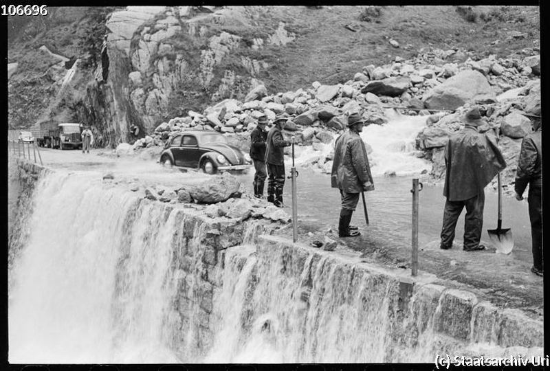 Datei:19540821 01 Flood Alpen Staastarchi Uri02.jpg