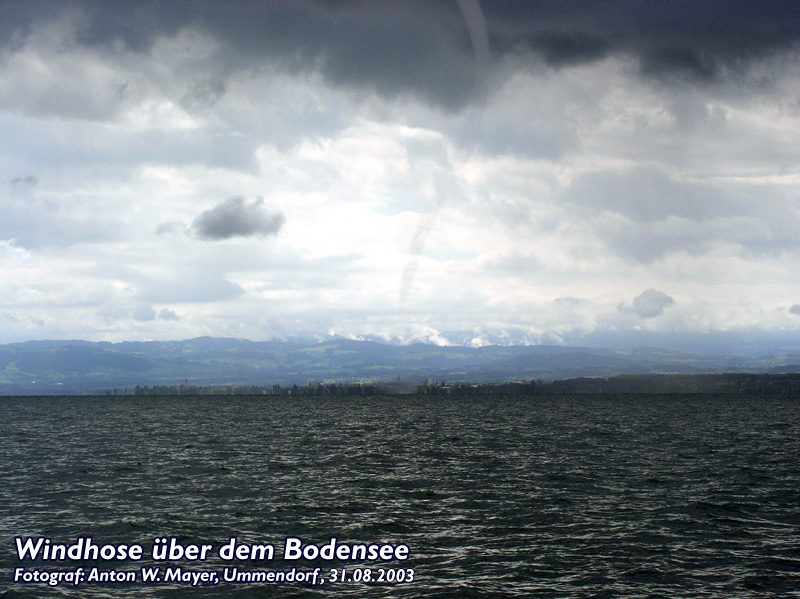 Datei:20030831 01 Wasserhose Bodensee Mayer.jpg