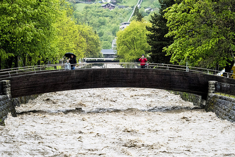 Datei:20150501 02 Flood Chablais VS vieze Vièze Watson.jpg