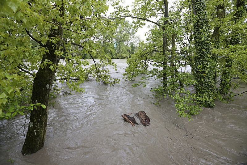 Datei:20150502 01 Flood Arve GE Arve Laurent Gillieron2.jpg