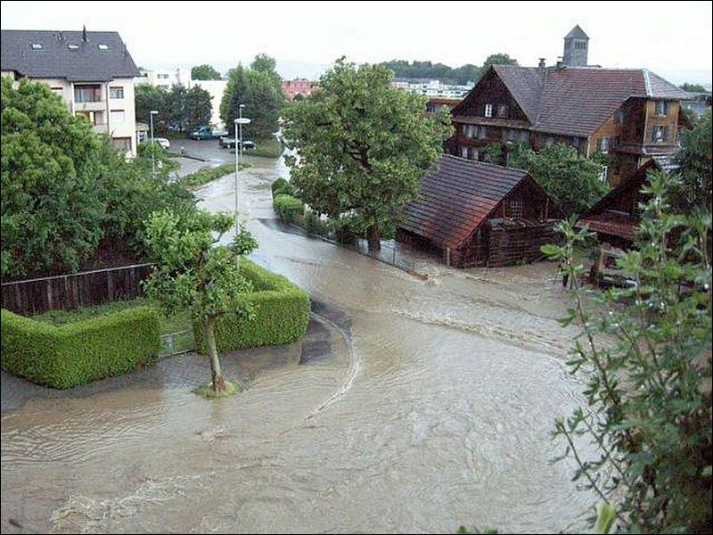 20120607 02 Flood Meierskappel LU Waldeggstrasse.jpg