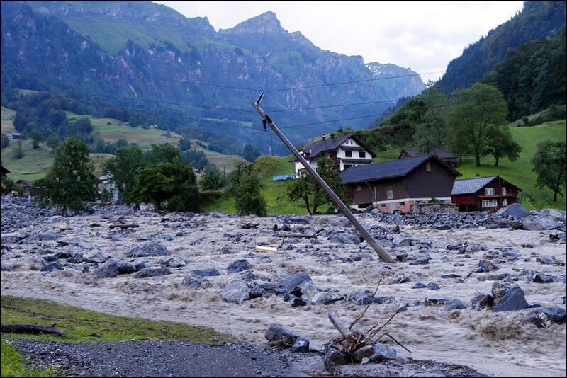 Datei:20160624 03 Flood Muotathal SZ Werner Schelbert03.jpg