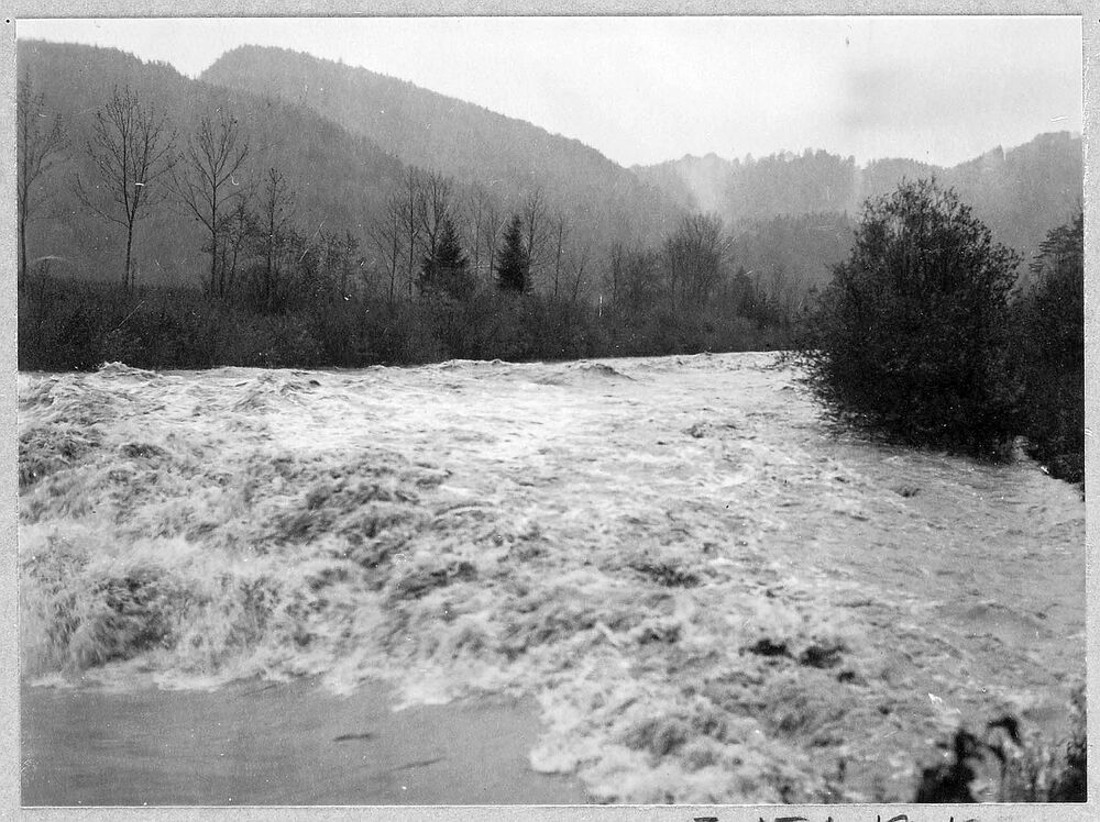19300513 01 Flood Ostschweiz Winterthur Töss.jpg