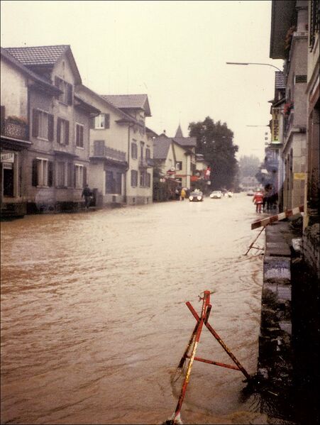Datei:19840810 01 Flood Wetzikon ZH Bahnhofstrasse05.jpg