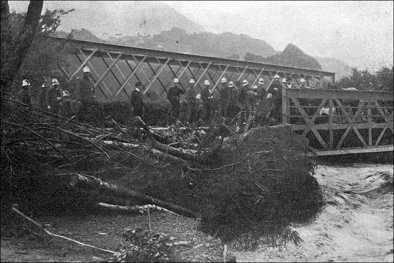Datei:19100614 01 Flood Zentral- und Ostschweiz 11Schwanden.jpg