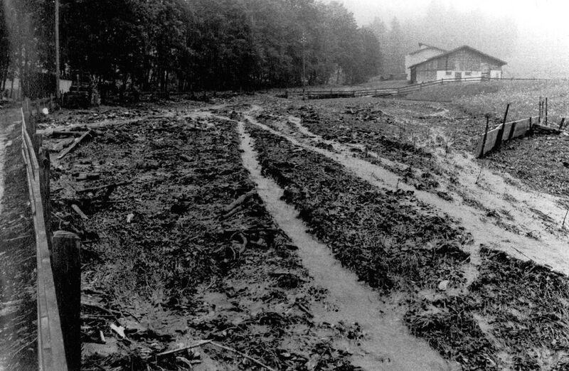 Datei:19810816 02 Flood Grindelwald BE Aelouenenbach Grindelwald Ereigniskataster Kanton Bern.jpg