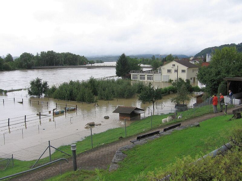 Datei:20070808 01 Hochwasser Schweiz Tari02.jpg