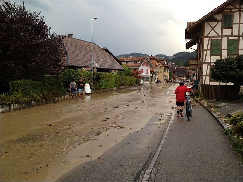Datei:20120820 03 Flood Zollbrück BE 20min 02 Leserreporter.jpg