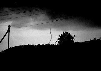 Datei:19950710 01 Tornado Val de Ruz Kaelin3.jpg