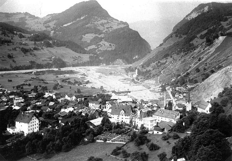 19100614 01 Flood Zentral- und Ostschweiz 07Gruesch.jpg
