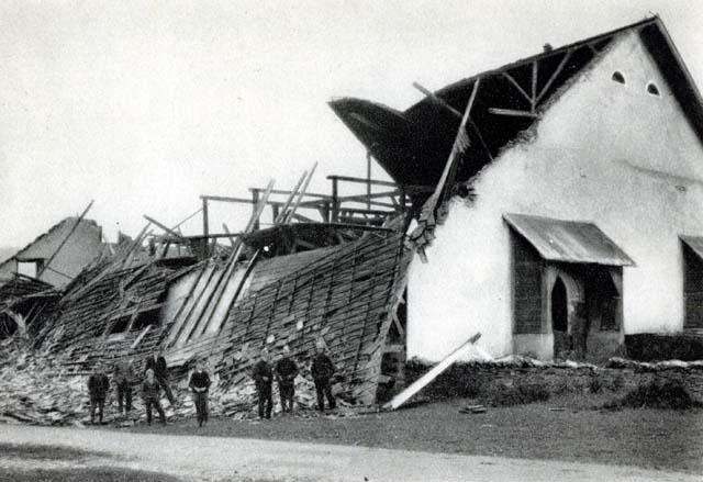 Datei:19260612 01 Tornado La Chaux-de-Fonds Plaquette Comm4.jpg