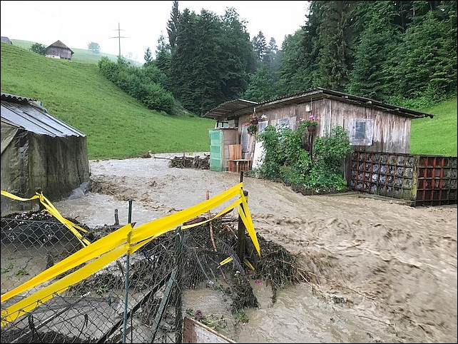 Datei:20180604 02 Flood Zollbrueck BE Feuerwehr Brandis 03.jpg