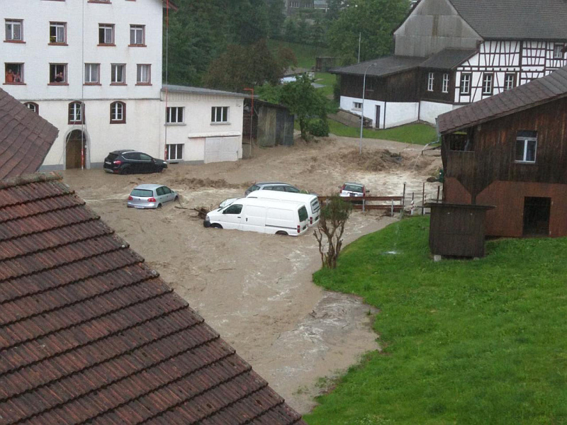Datei:20150614 02 Flood Bronschhofen SG 20minuten 01.jpg