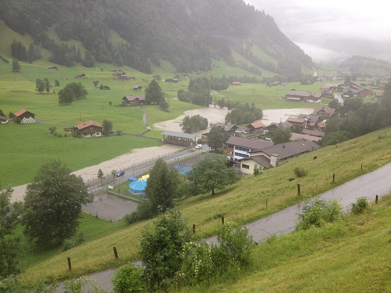 Datei:20140722 01 Hochwasser im Berner Oberland 20minuten Kander.jpg