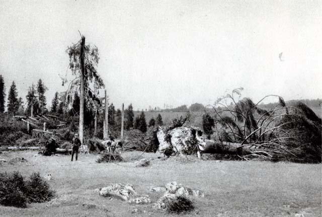 Datei:19260612 01 Tornado La Chaux-de-Fonds Plaquette Comm9.jpg
