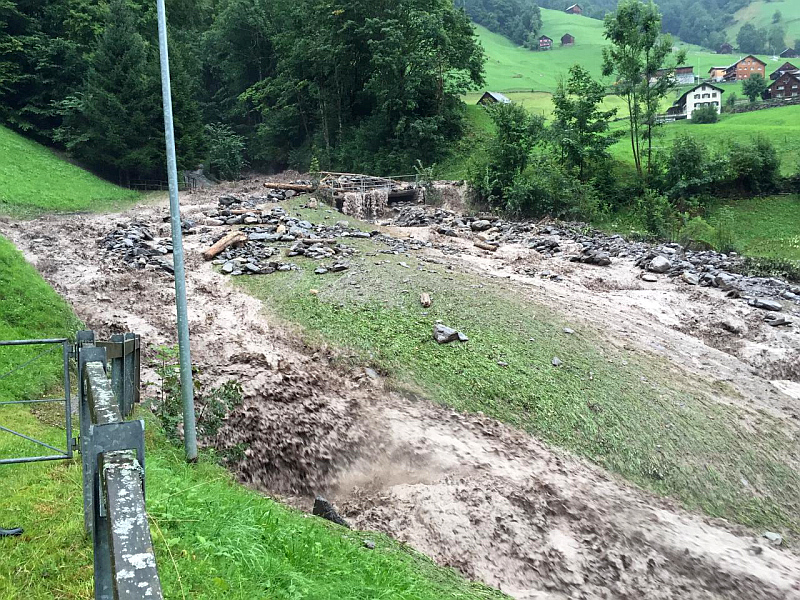 Datei:20150809 01 Flood Schwendi Weisstannental SG 20Min Bild01.jpg