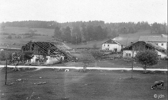 Datei:19260612 01 Tornado La Chaux-de-Fonds Plaquette Comm21.jpg