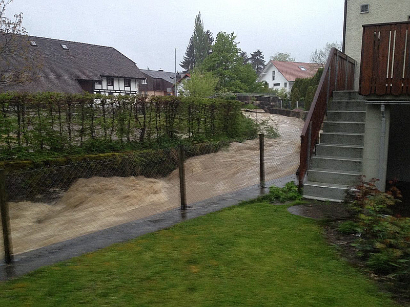 Datei:20150501 01 Flood Jurasuedfuss BE SO AG hubersdorf SO 20min02.jpg