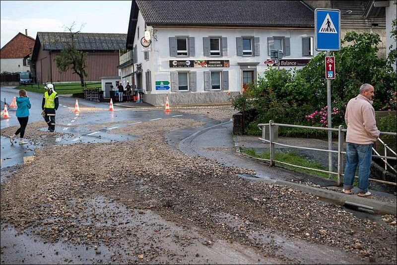 Datei:20190615 01 Flood Cossonay VD Corcelles-sur-Chavornay01.jpg