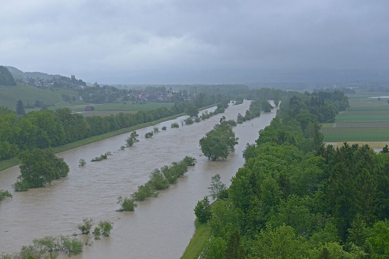 Datei:20130602 01 Hochwasser Ostschweiz und Hochrhein Andelfingen Thur 1 KapoZH.jpg