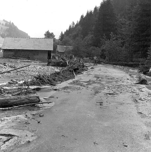 19770707 01 Flood Schwenden BE Tiefbauamt Bern2.jpg