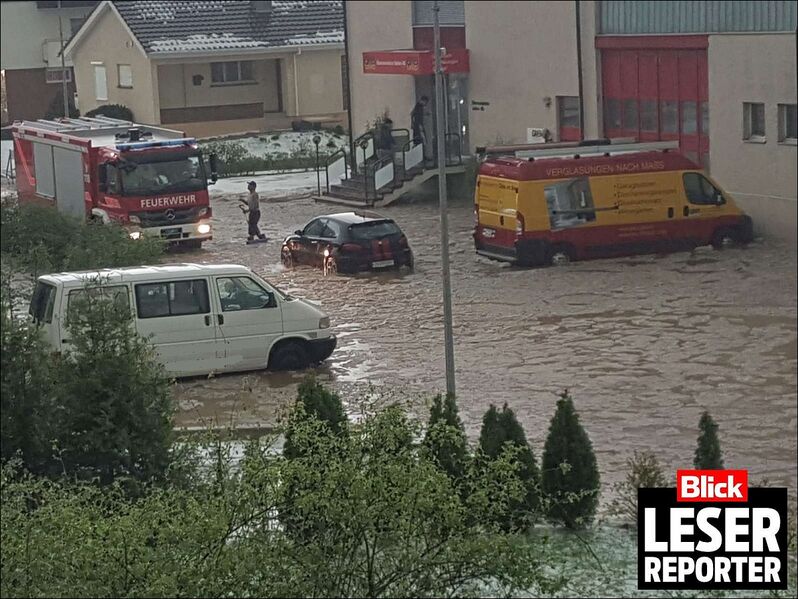 Datei:20180530 02 Flood Dielsdorf ZH Ehrendingen Blick LR.jpg