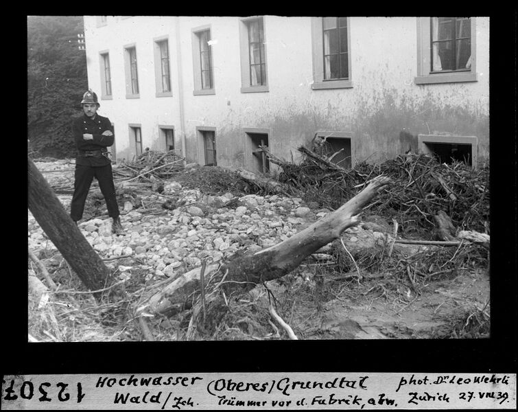 Datei:19390825 01 Flood Bachtel ZH F2 Grundtal-Schwelle Leo Wehrli.jpg