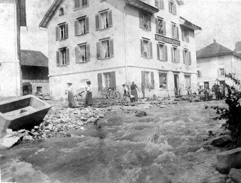 Datei:19100614 01 Flood Zentral- und Ostschweiz Muota Iwan Grosny01.jpg